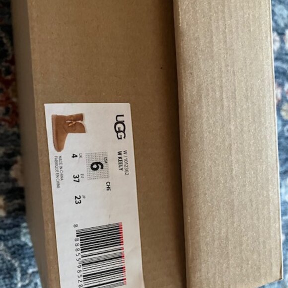 Ugg KeelyBoot - Picture 3 of 4